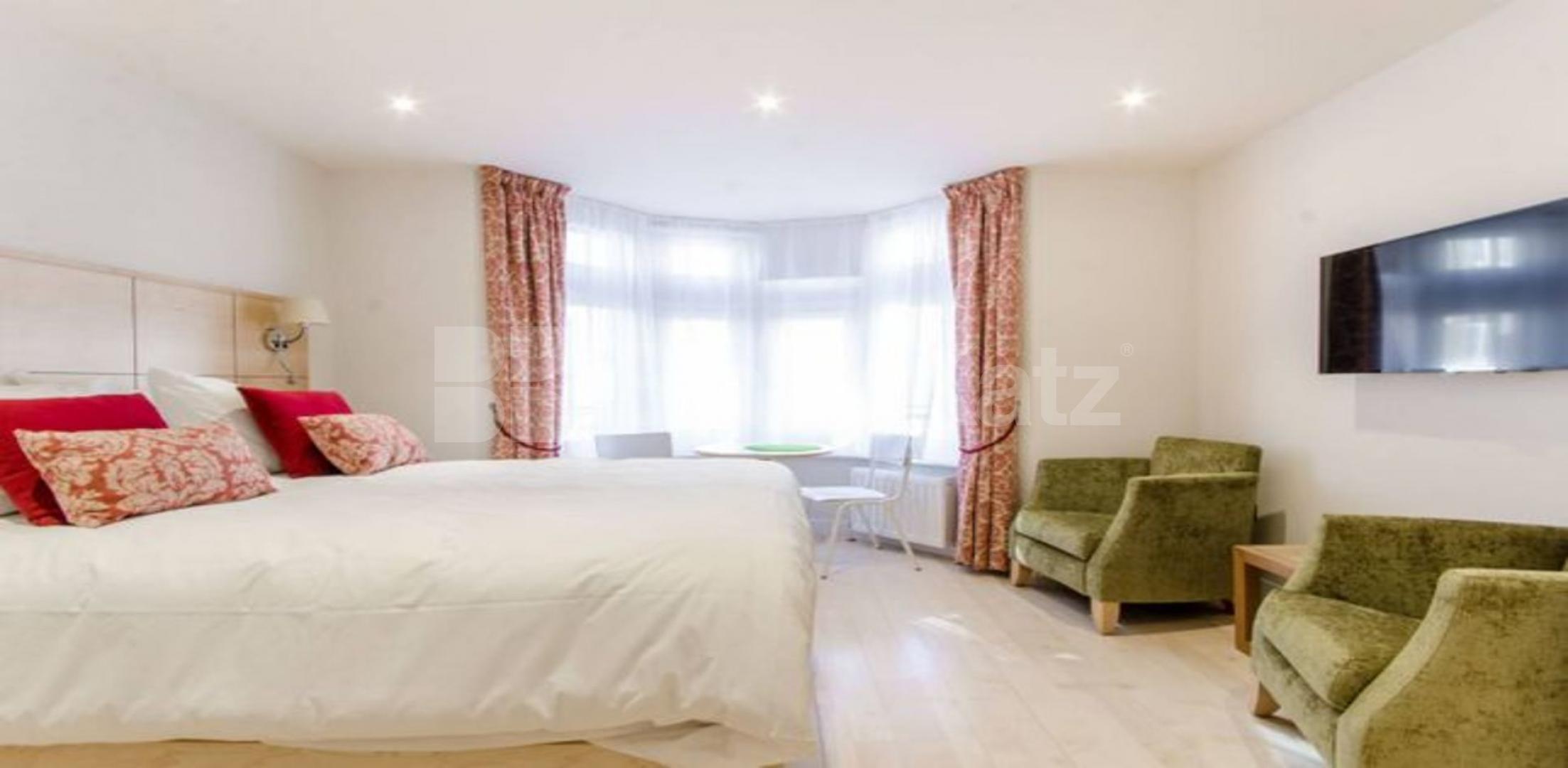 			VIRTUAL TOUR AVAILABLE!, Studio Apartment, 1 bath, 1 reception Studio			 CHAPEL MARKET N1, ANGEL